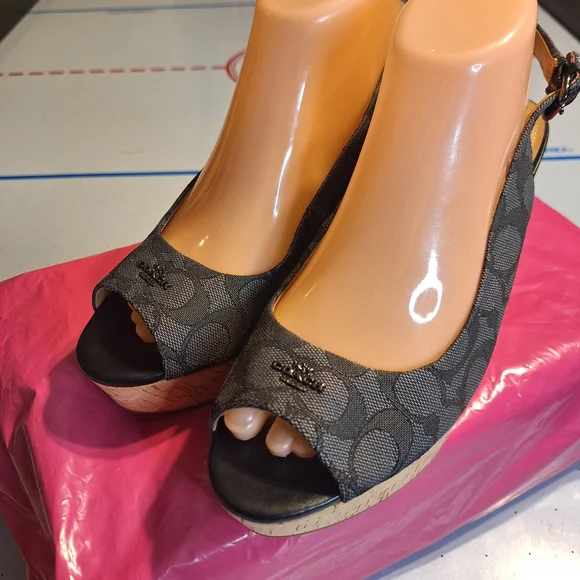 Coach Ferry Signature Black and Tan Women's Wedges Shoes. Size 9.5 - Picture 2 of 10